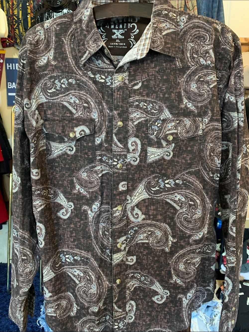 Twenty X -Vintage Men's Brown Paisley Button-Up Shirt